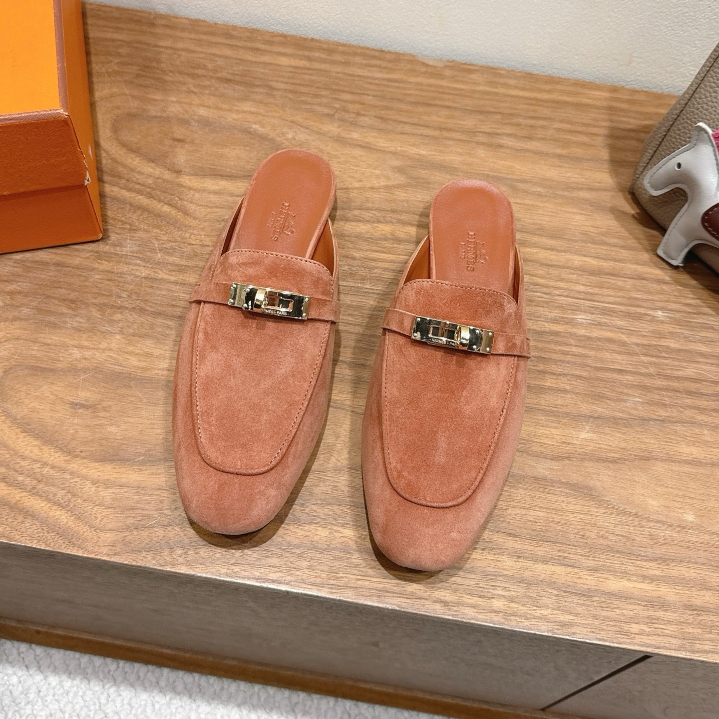 Premium Comfort Fashion Heels – Elegant Color Block Designer Shoes