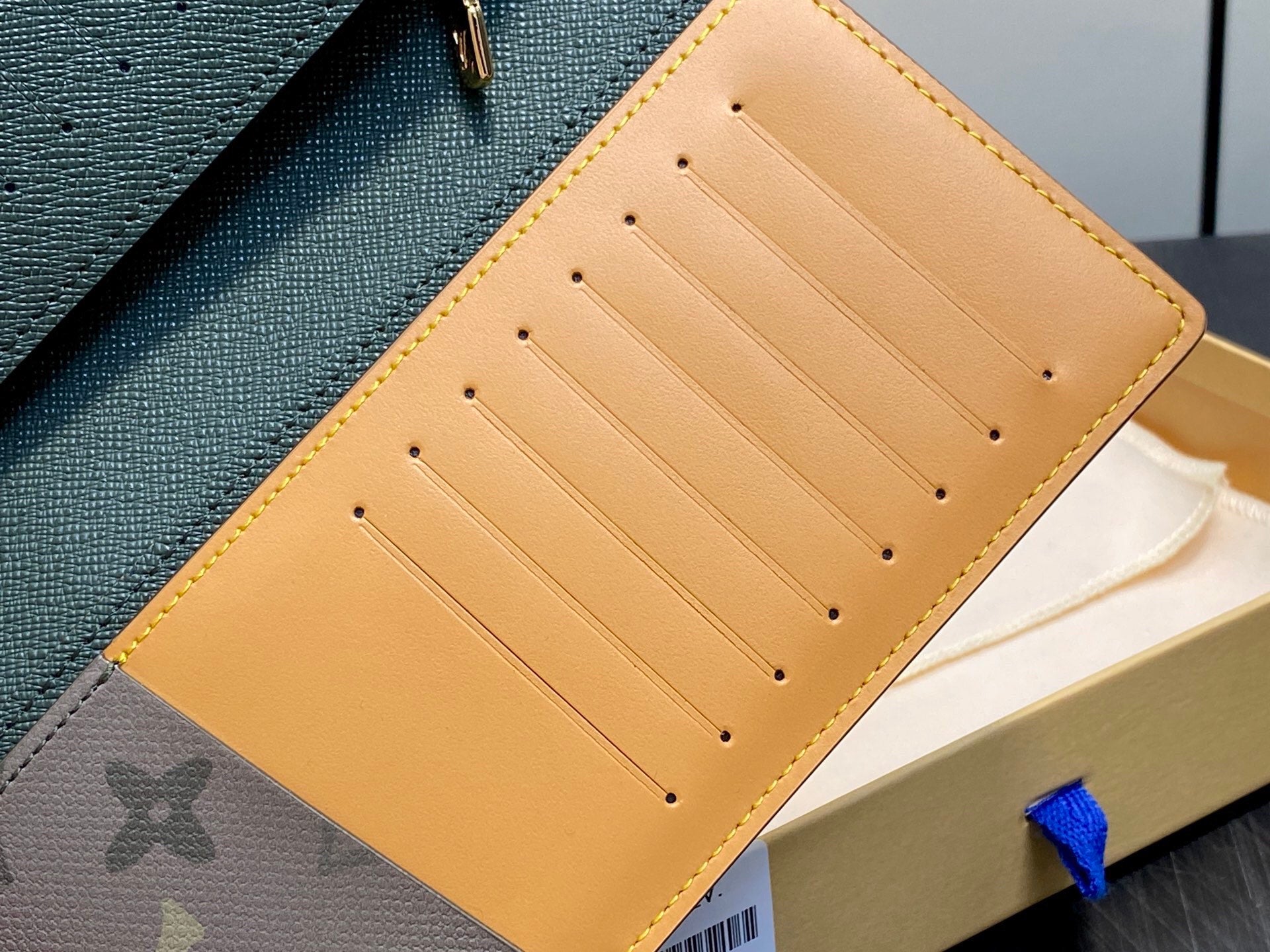 Premium Long Slim Wallet – Military Green Canvas &amp; Leather Finish