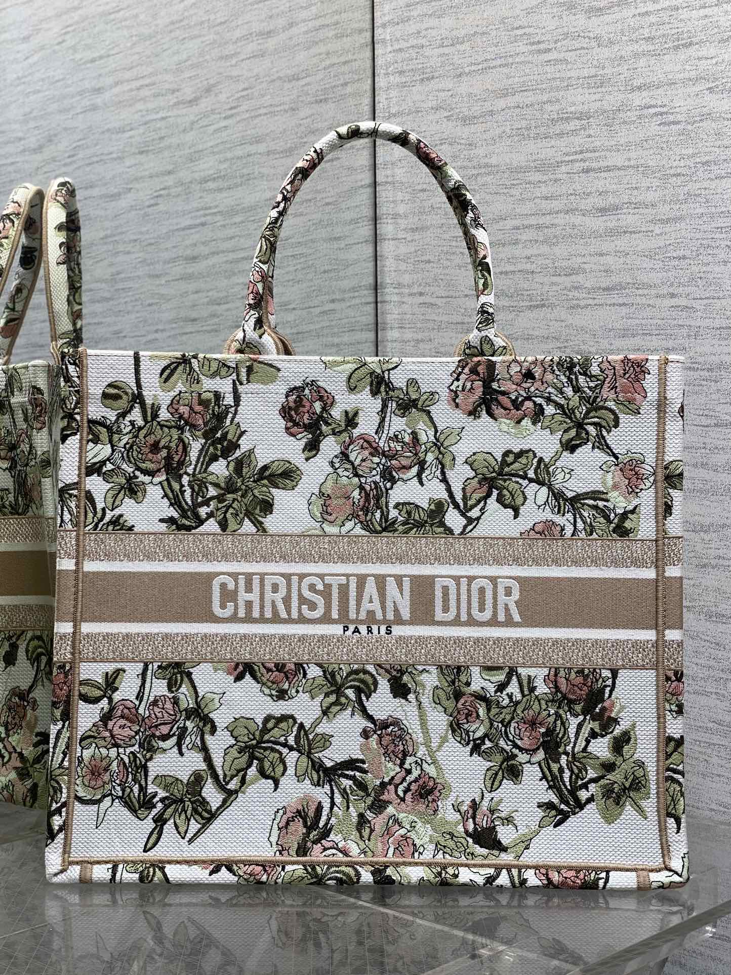 Floral Embroidery Canvas Tote – Premium Large Capacity Bag