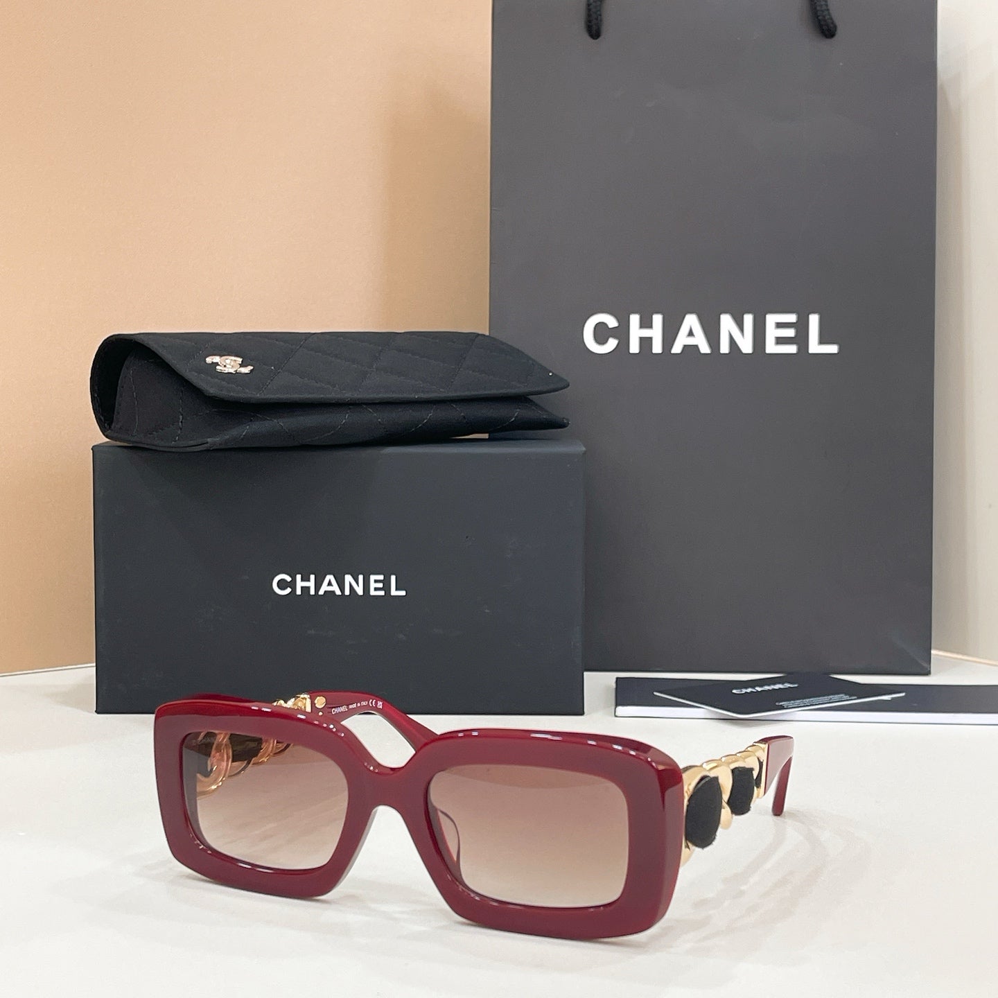 Premium Fashion Sunglasses – Elegant UV Protection Eyewear